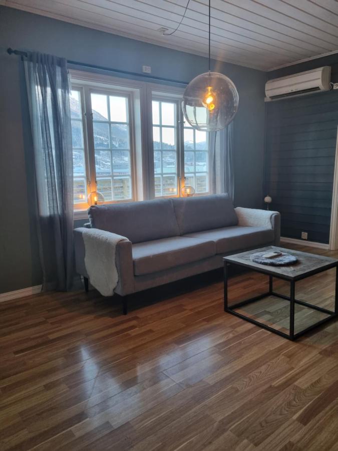 Stor Leilighet Med 4 Senger Sentralt I Forde Ngoại thất bức ảnh